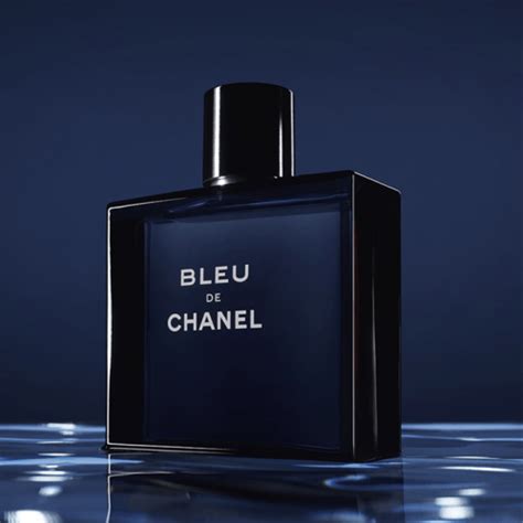 bleu de chanel smells like